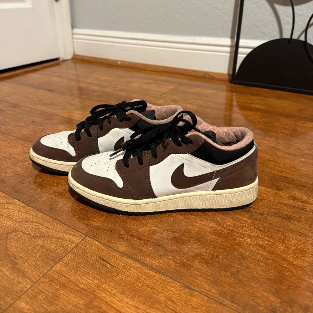 Women’s Nike Air Jordan Mochas